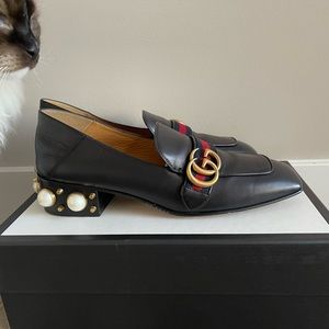 Like new Gucci Pearl leather mid-heel loafer/ Slipper